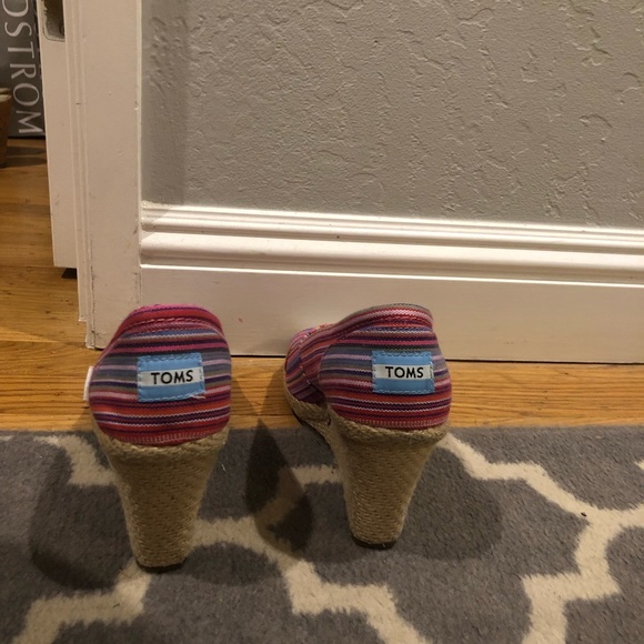 Tom Wedges - Picture 3 of 3